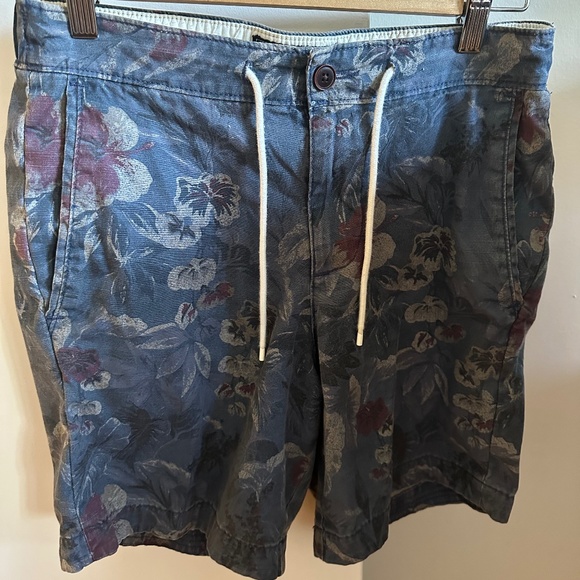 Abercrombie & Fitch - Mens Floral Shorts - XS - Lightly Worn - Picture 1 of 3